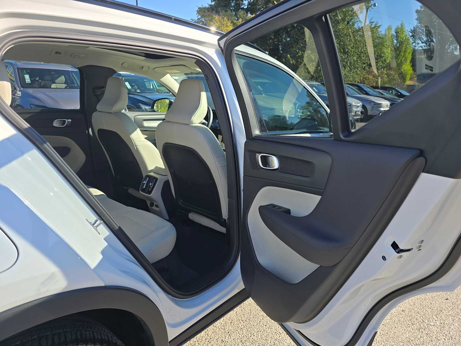 2026 Volvo XC40 Plus