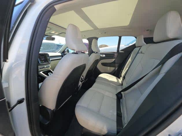 2026 Volvo XC40 Plus