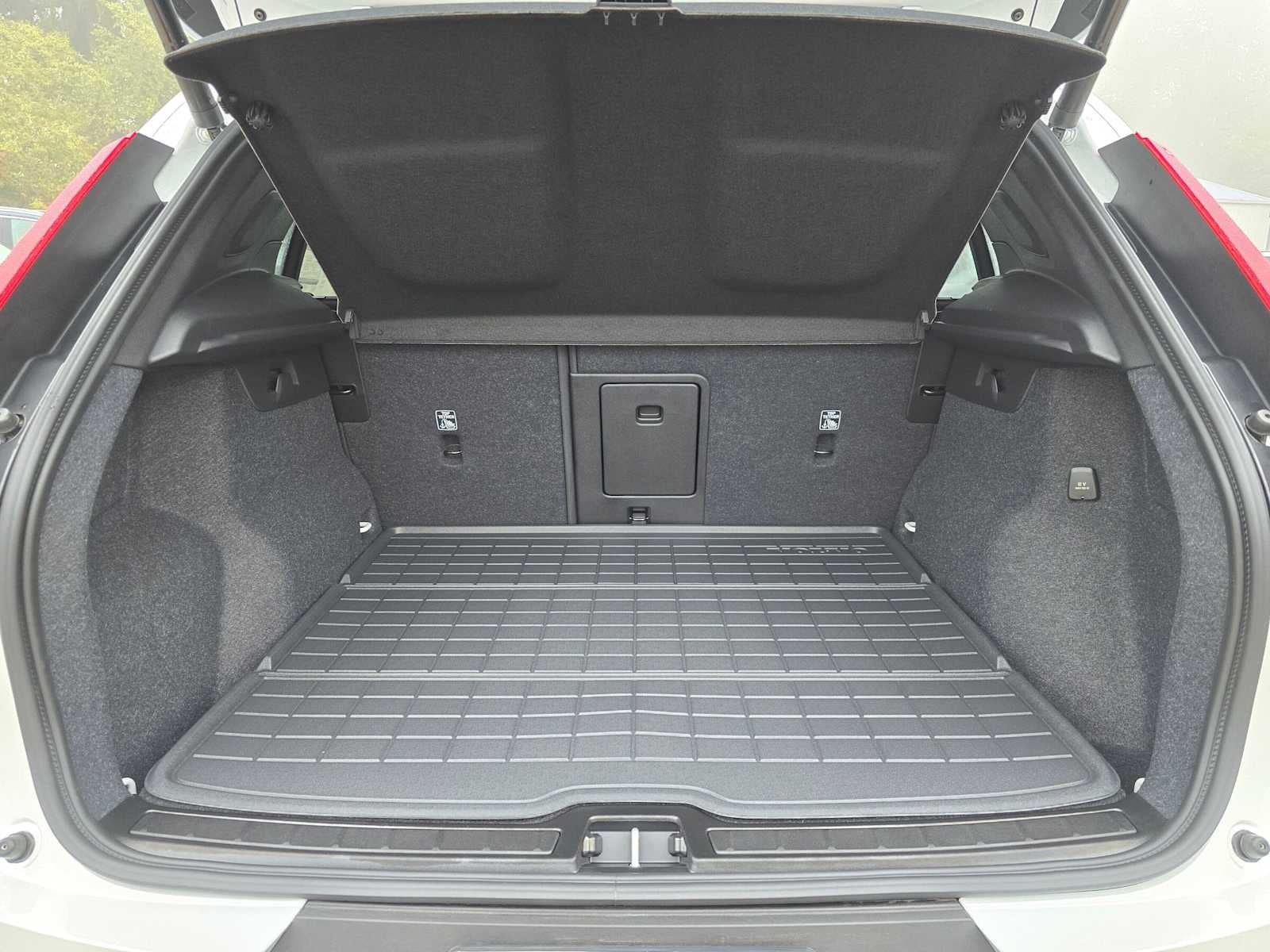 2026 Volvo XC40 Plus
