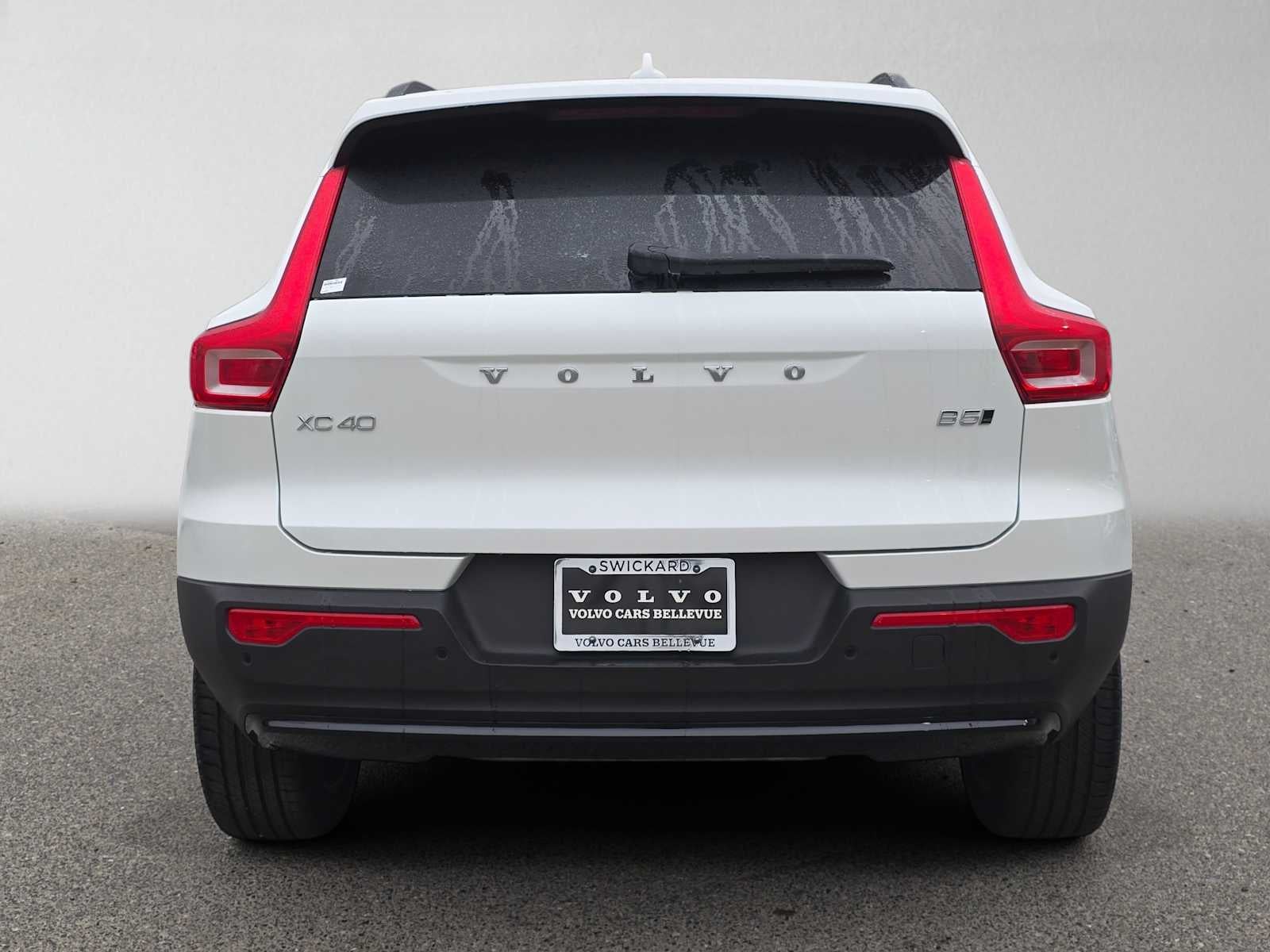 2026 Volvo XC40 Plus