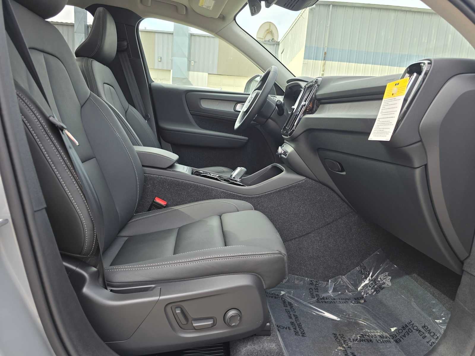 2026 Volvo XC40 Plus