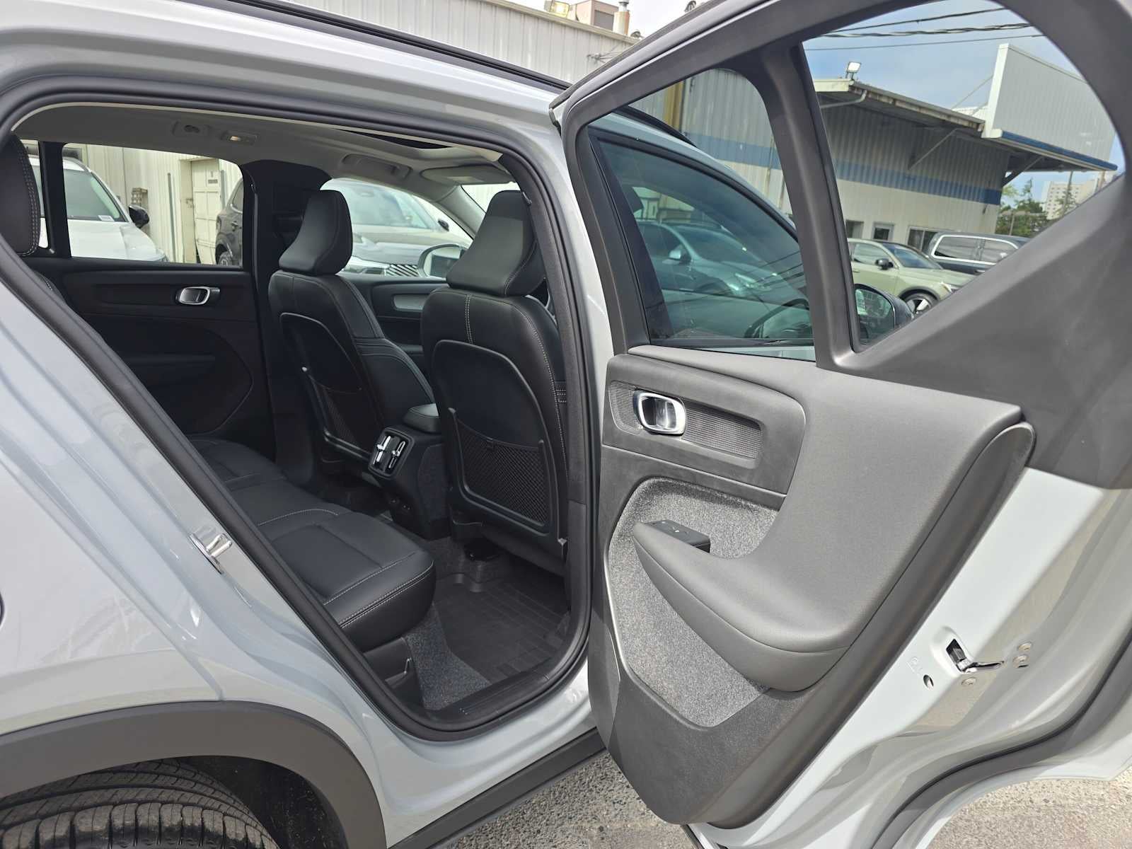 2026 Volvo XC40 Plus