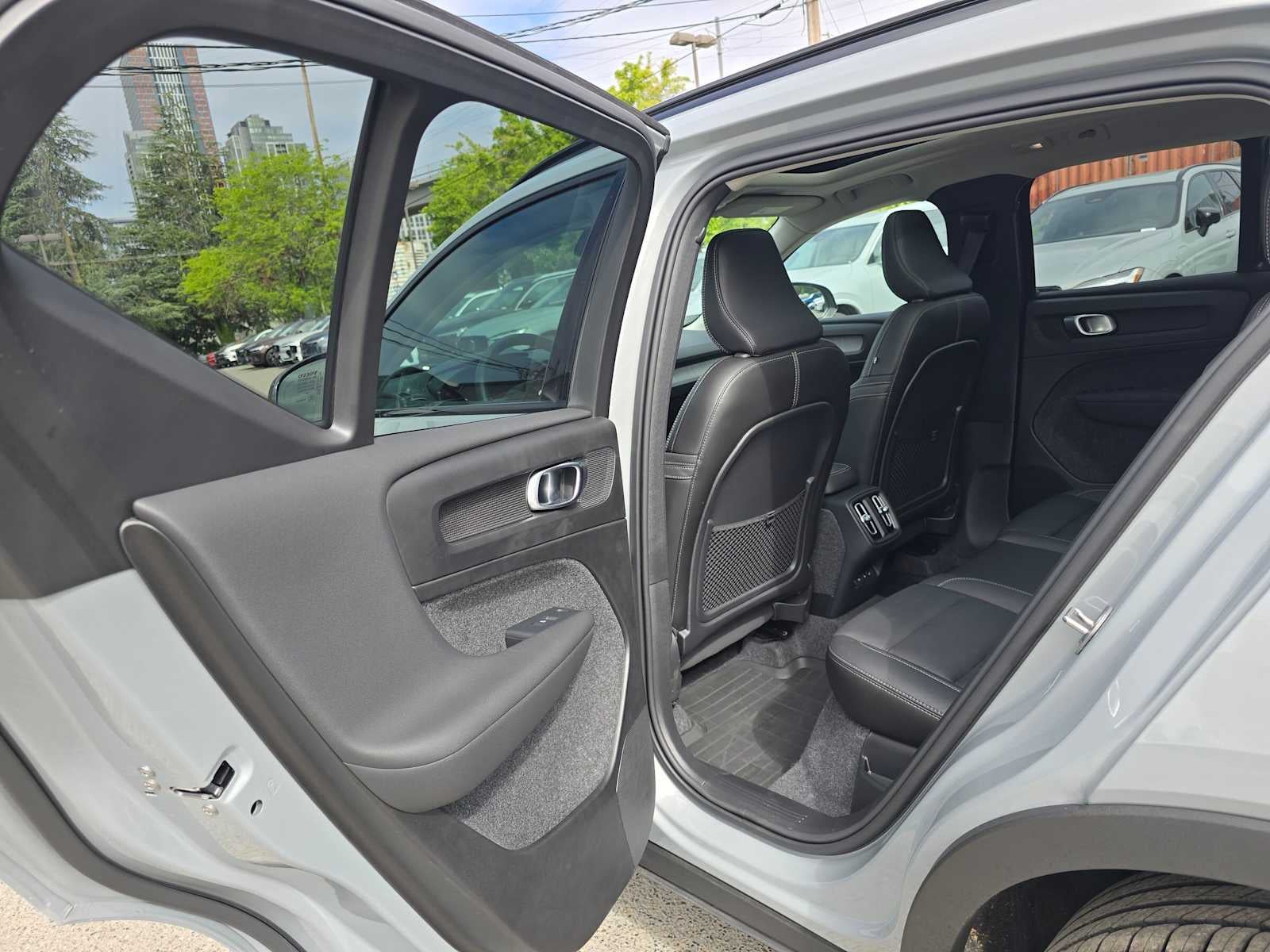 2026 Volvo XC40 Plus