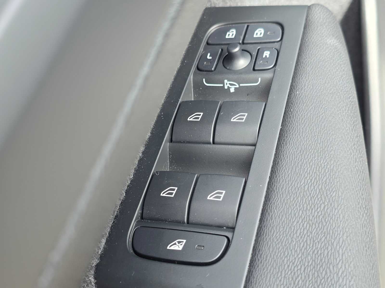 2026 Volvo XC40 Plus