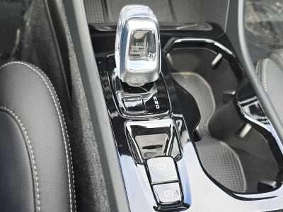 2026 Volvo XC40 Plus