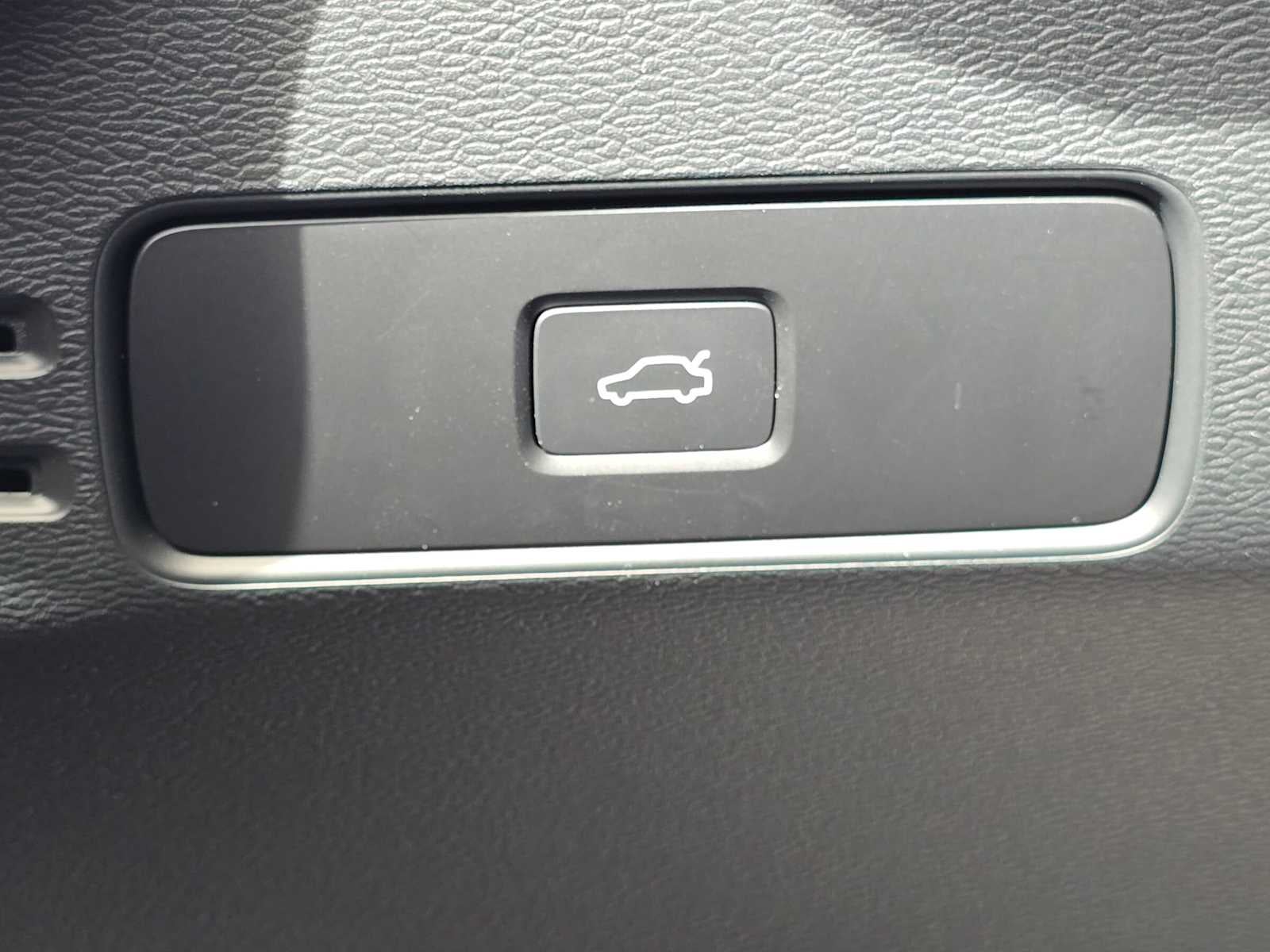 2026 Volvo XC40 Plus
