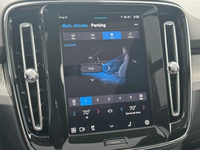 2025 Volvo XC40 Plus Dark Theme