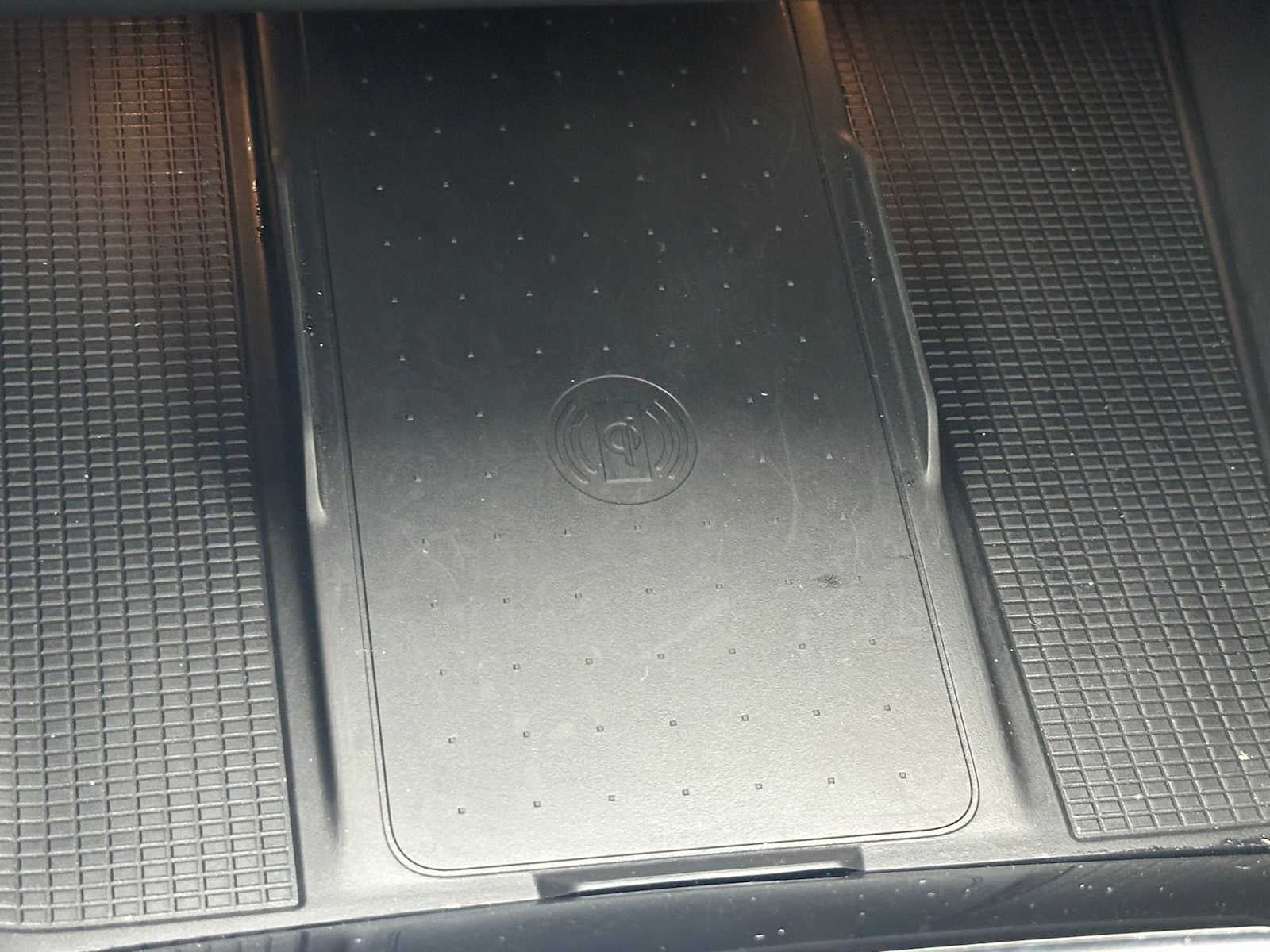 2025 Volvo XC40 Plus Dark Theme