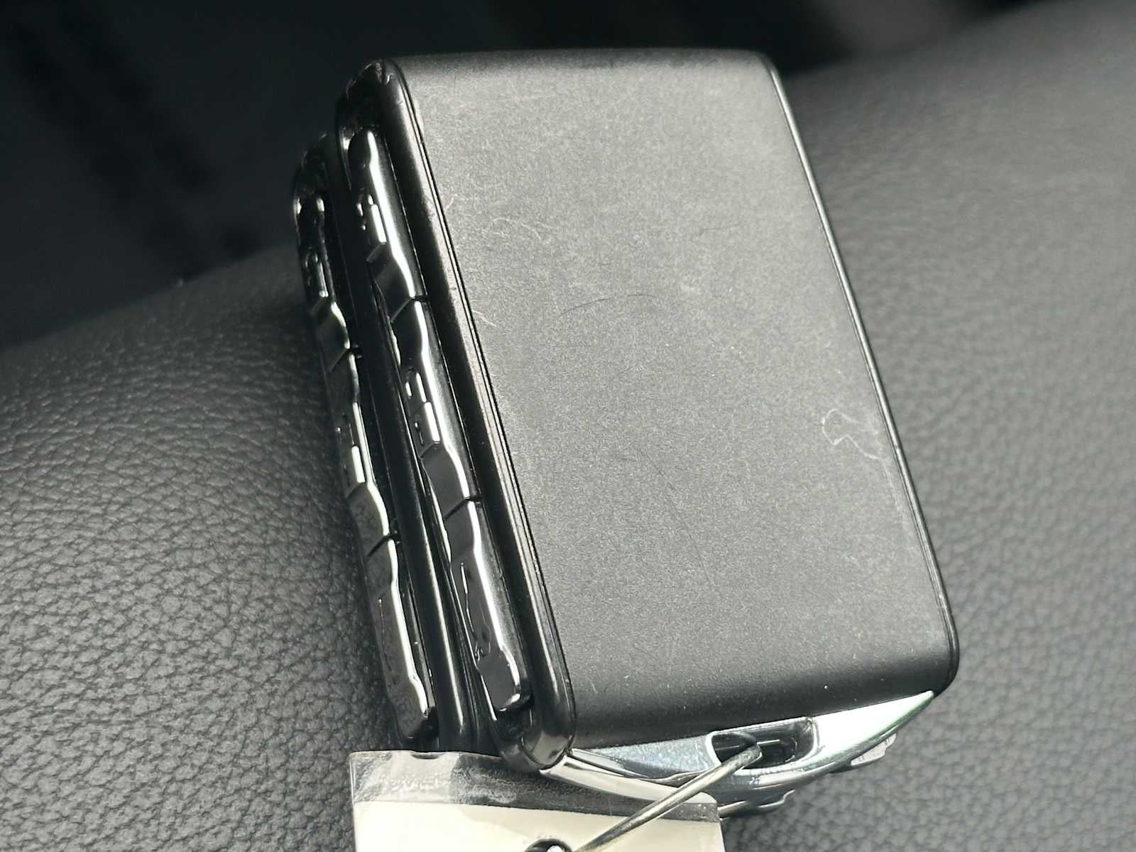 2025 Volvo XC40 Plus Dark Theme