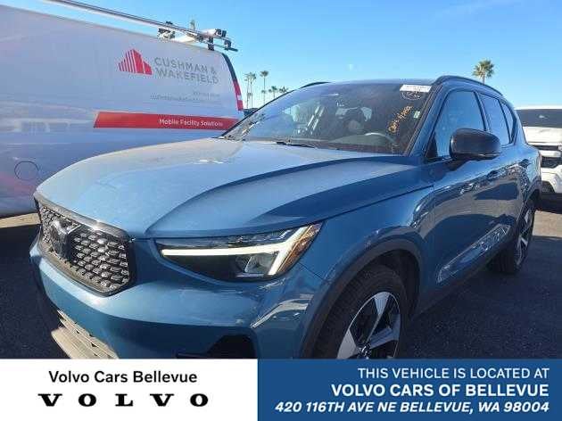 2025 Volvo XC40 Plus Dark Theme