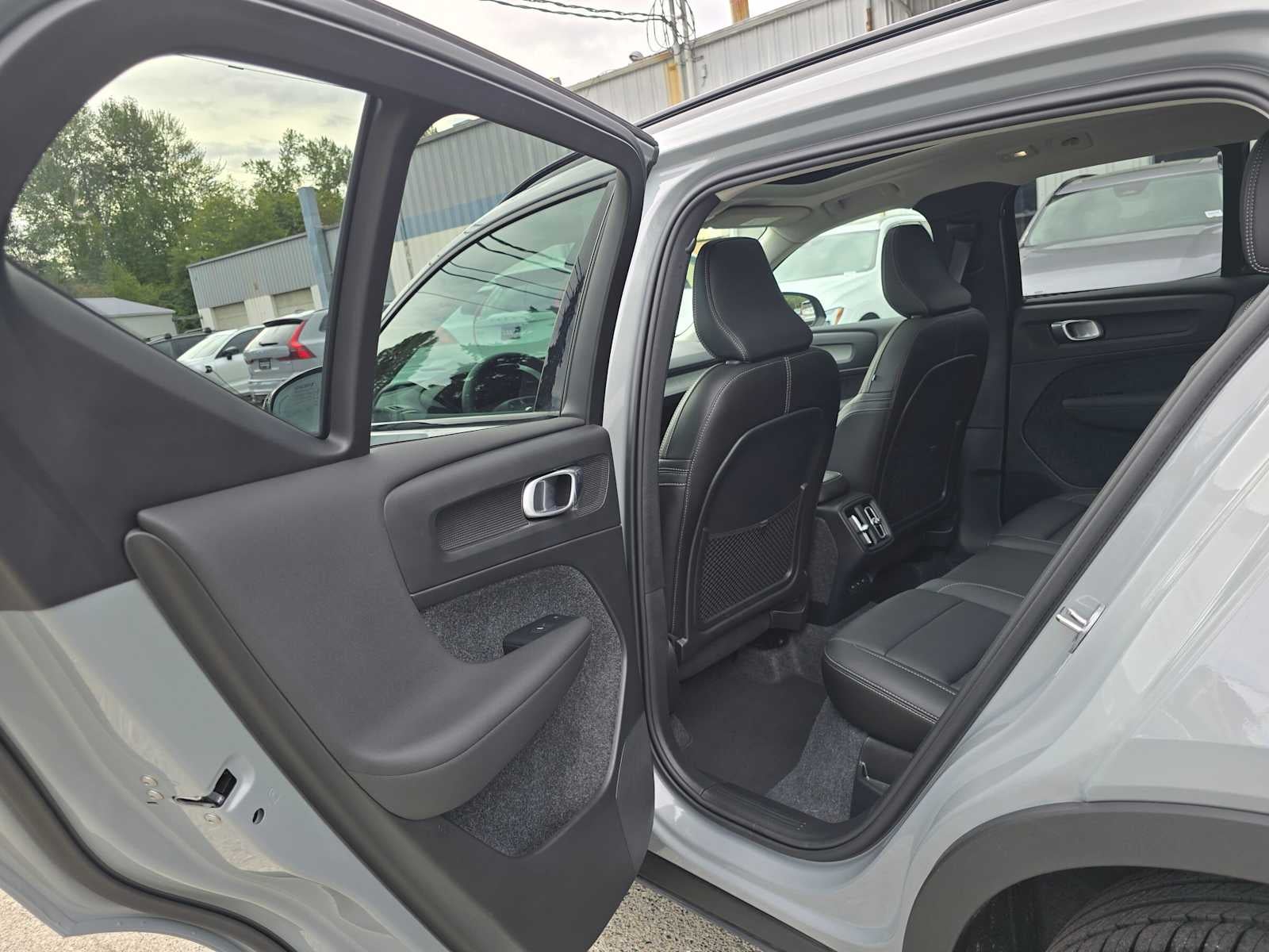 2026 Volvo XC40 Plus