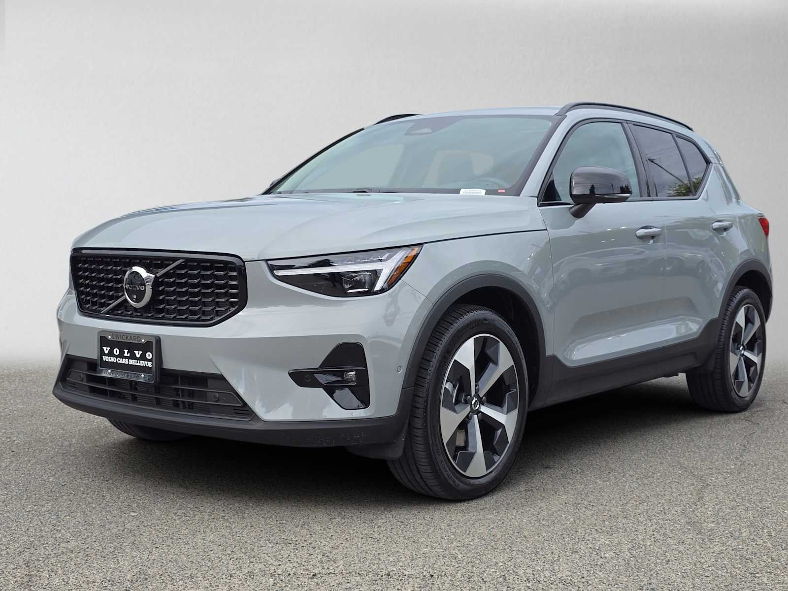 2026 Volvo XC40 Plus