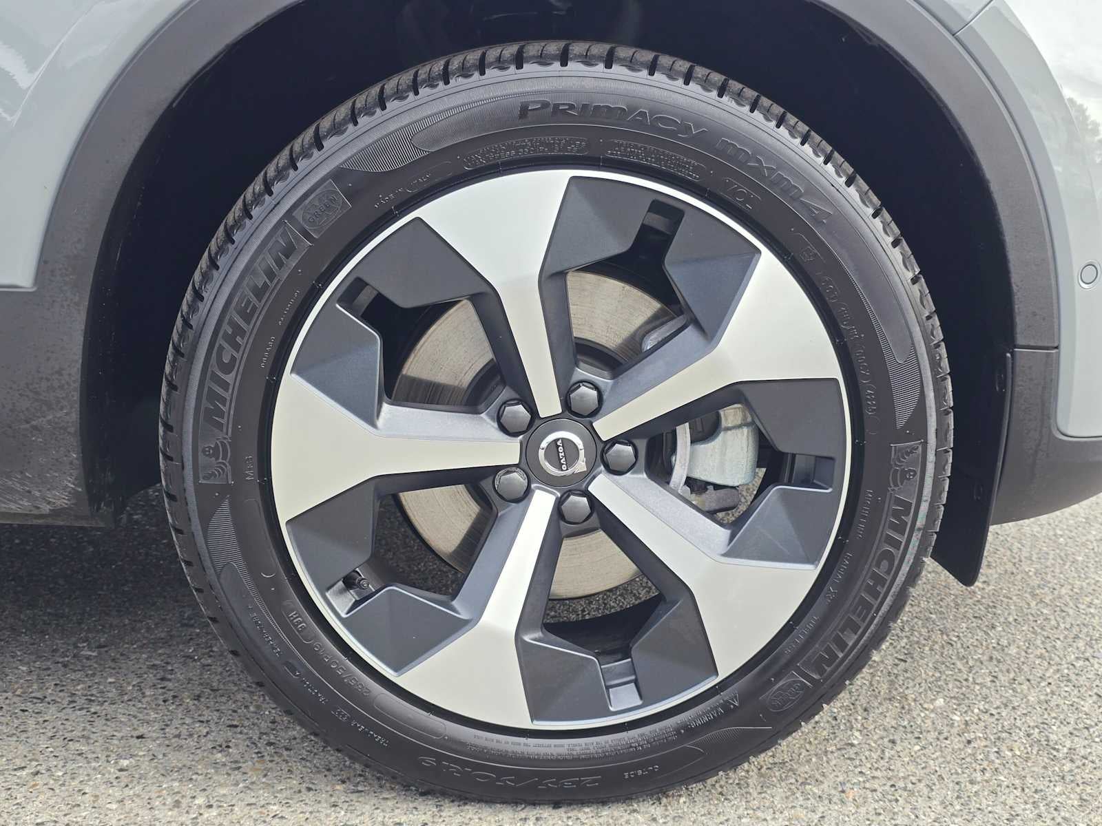 2026 Volvo XC40 Plus