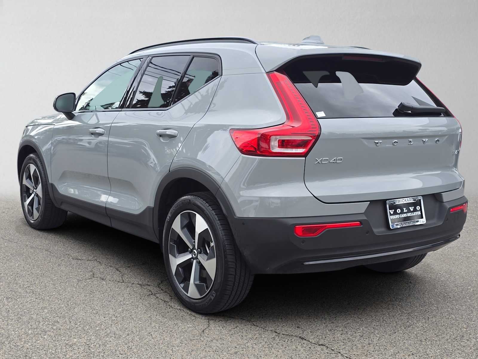 2026 Volvo XC40 Plus