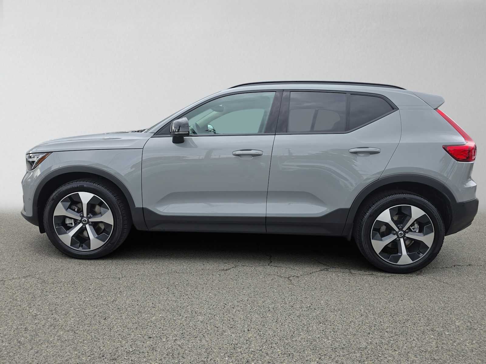 2026 Volvo XC40 Plus