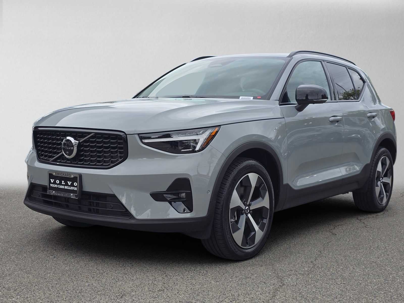 2026 Volvo XC40 Plus
