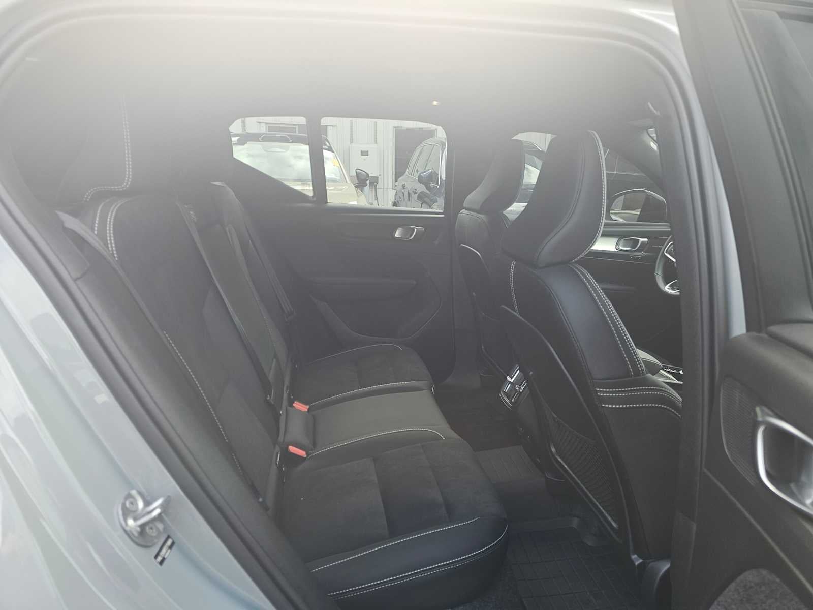 2026 Volvo XC40 Ultra Black Edition