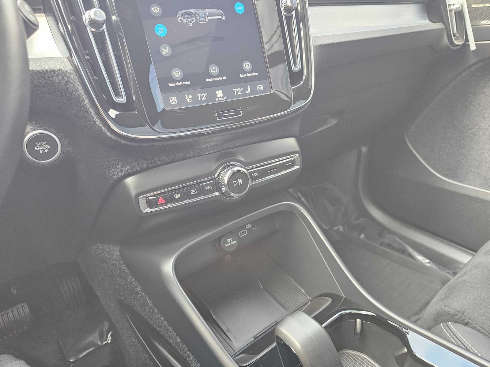 2026 Volvo XC40 Ultra Black Edition