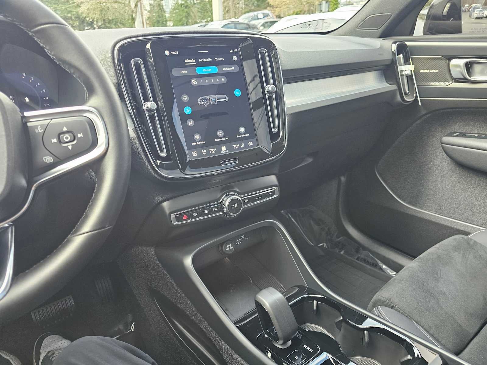 2026 Volvo XC40 Ultra Black Edition