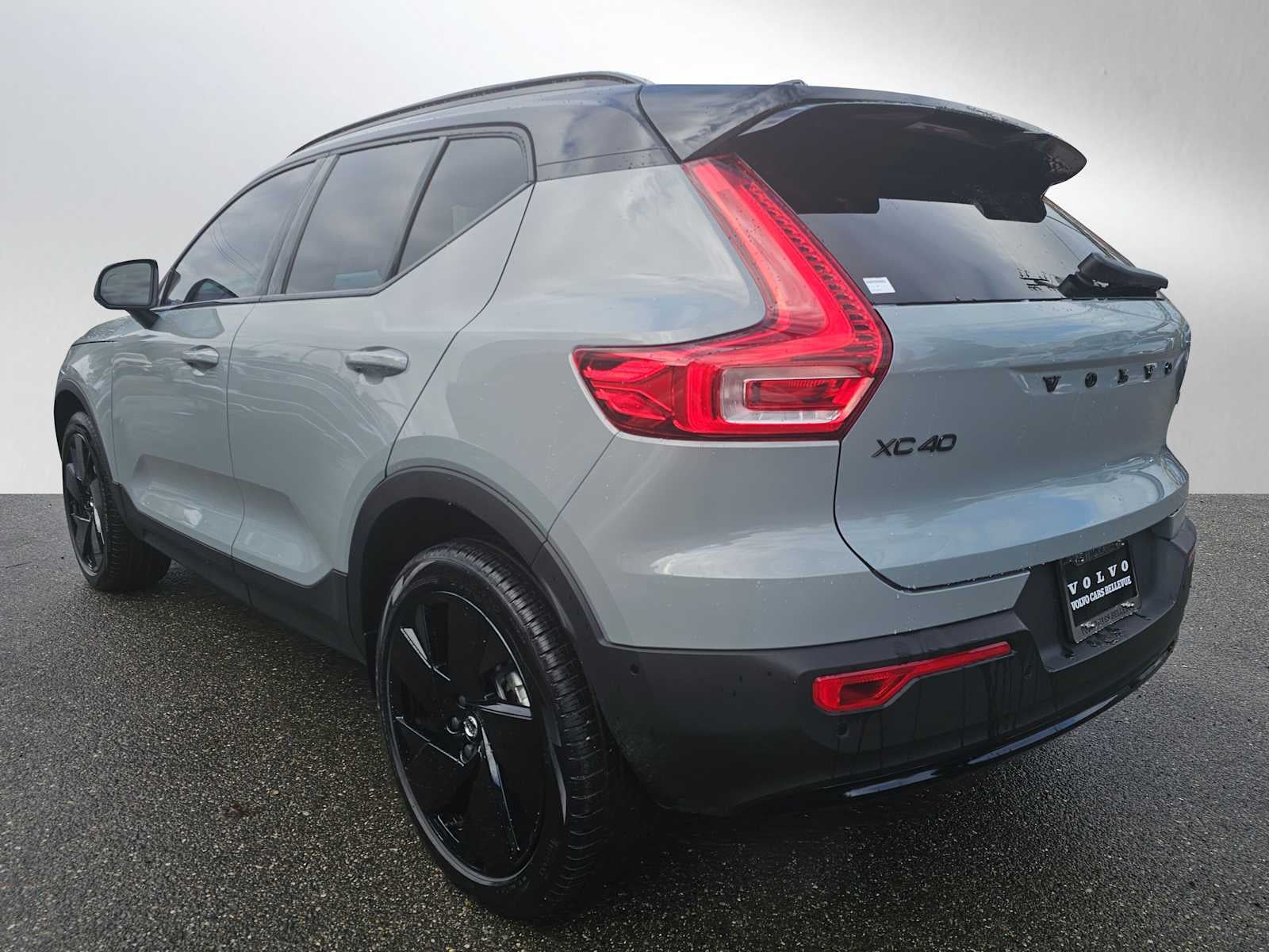 2026 Volvo XC40 Ultra Black Edition
