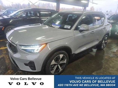 2025 Volvo XC40 Plus Bright Theme