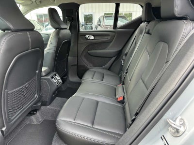 2025 Volvo XC40 Plus Bright Theme