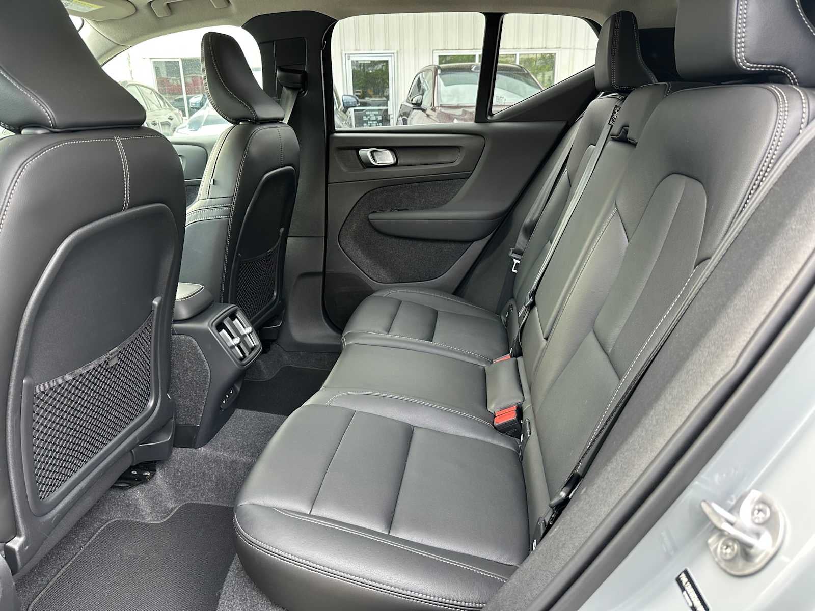2025 Volvo XC40 Plus Bright Theme