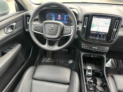 2025 Volvo XC40 Plus Bright Theme