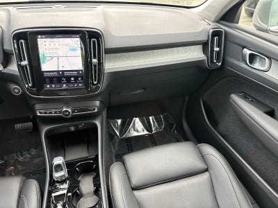 2025 Volvo XC40 Plus Bright Theme