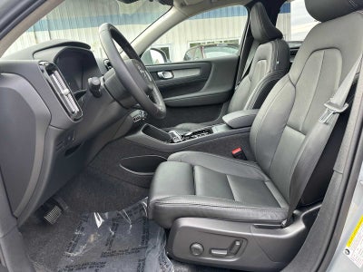 2025 Volvo XC40 Plus Bright Theme