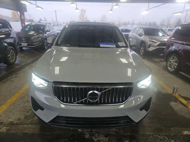 2025 Volvo XC40 Plus Bright Theme