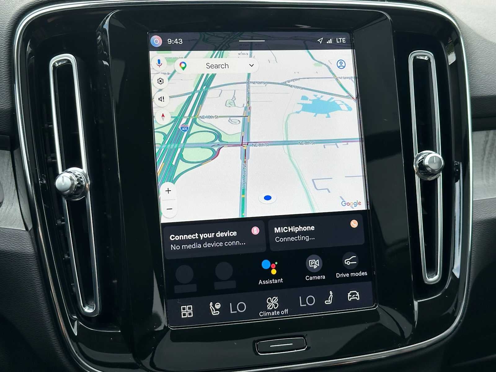 2025 Volvo XC40 Plus Bright Theme
