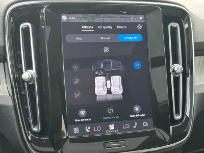 2025 Volvo XC40 Plus Bright Theme
