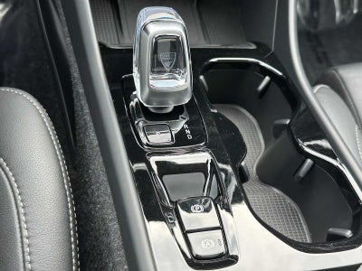 2025 Volvo XC40 Plus Bright Theme