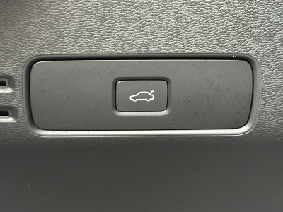 2025 Volvo XC40 Plus Bright Theme