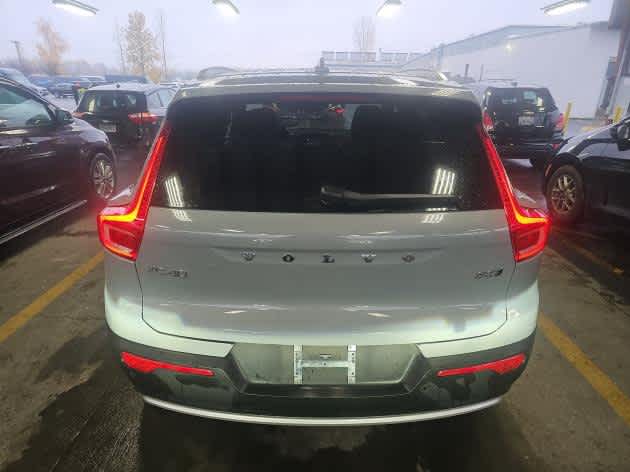 2025 Volvo XC40 Plus Bright Theme