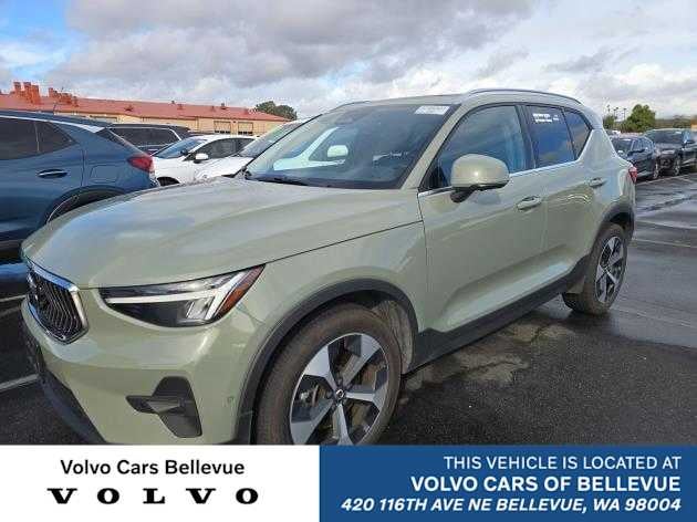 2025 Volvo XC40 Plus Bright Theme