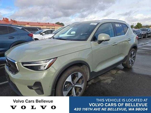 2025 Volvo XC40 Plus Bright Theme