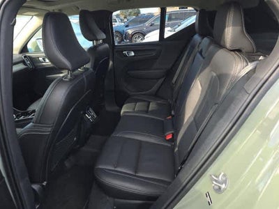 2025 Volvo XC40 Plus Bright Theme