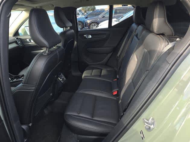 2025 Volvo XC40 Plus Bright Theme