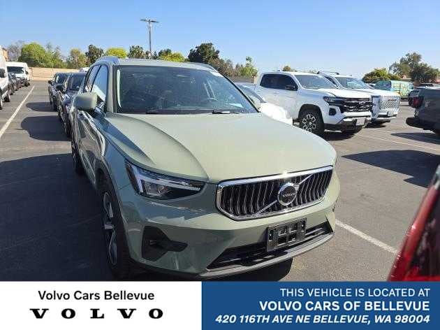 2025 Volvo XC40 Plus Bright Theme