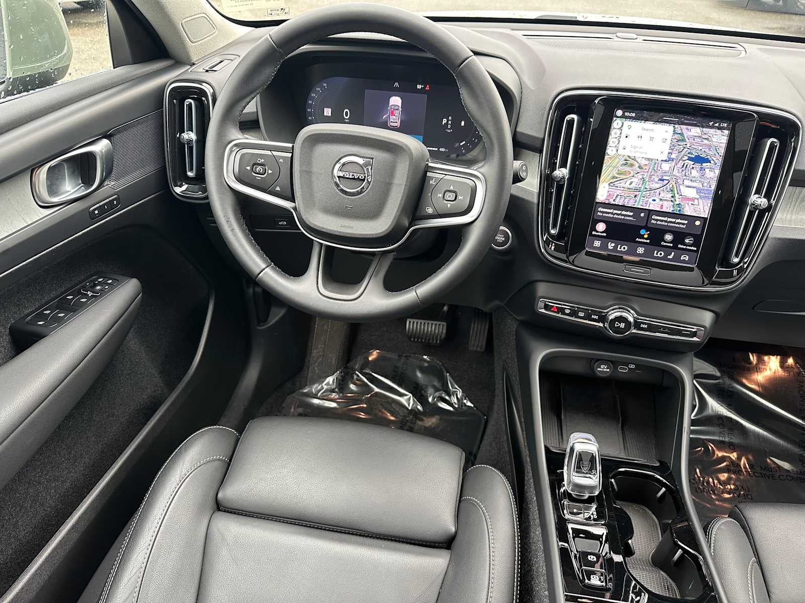 2025 Volvo XC40 Plus Bright Theme