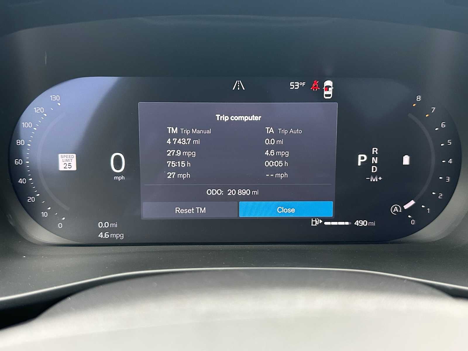 2025 Volvo XC40 Plus Bright Theme