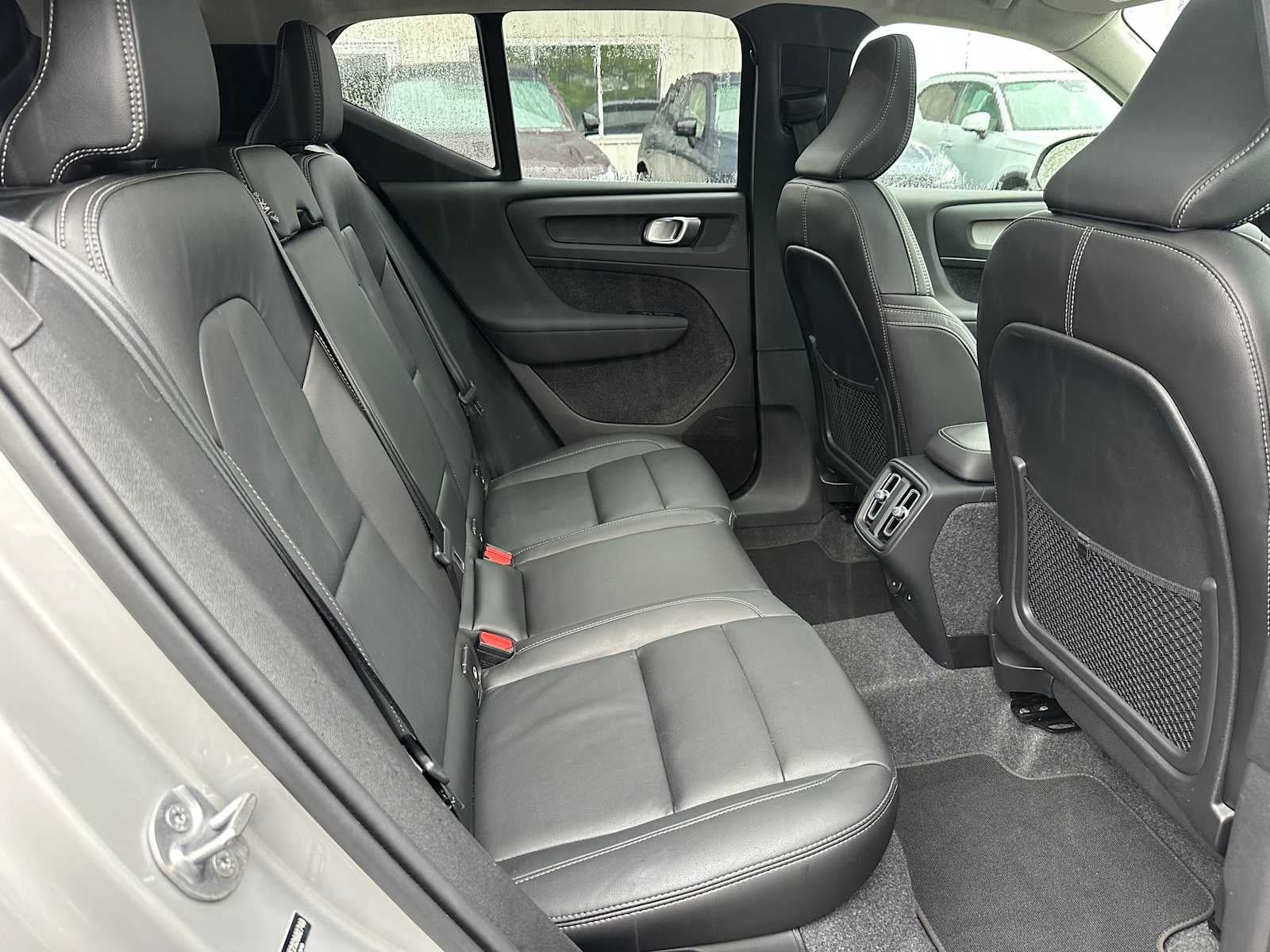 2025 Volvo XC40 Plus Bright Theme