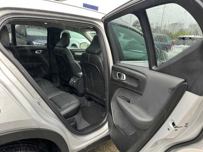 2025 Volvo XC40 Plus Bright Theme
