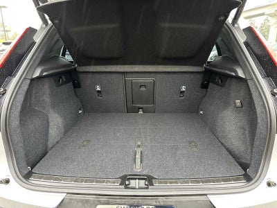 2025 Volvo XC40 Plus Bright Theme