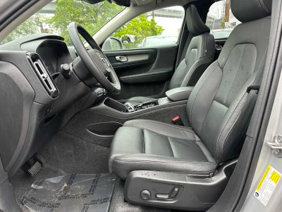 2025 Volvo XC40 Plus Bright Theme