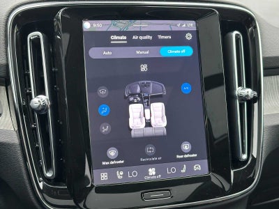 2025 Volvo XC40 Plus Bright Theme