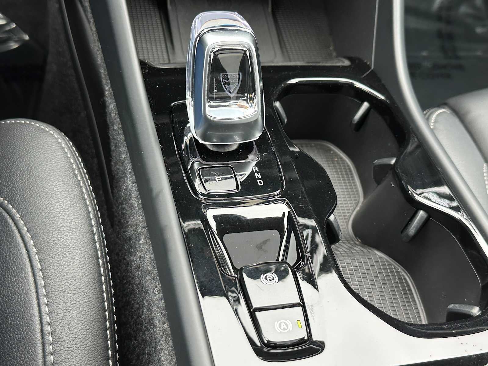 2025 Volvo XC40 Plus Bright Theme
