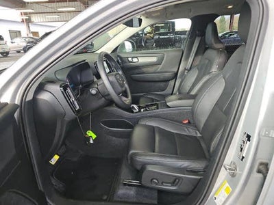 2025 Volvo XC40 Plus Bright Theme